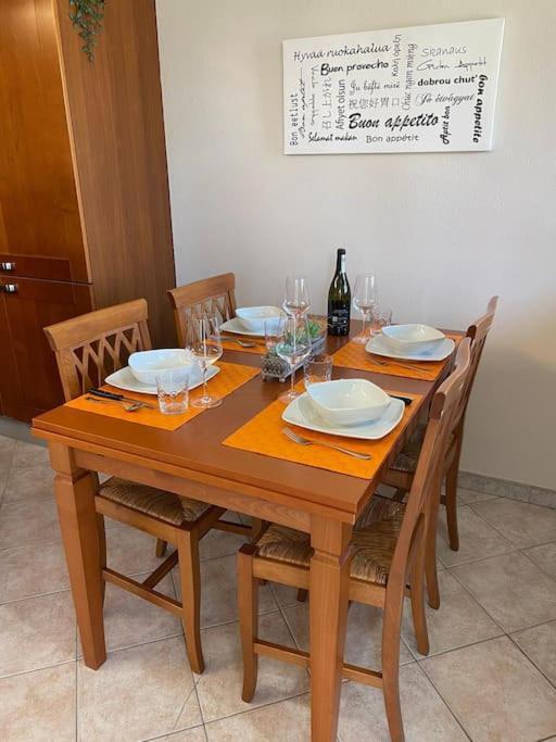 Casa Carlino Appartement Santo Stefano Belbo Buitenkant foto